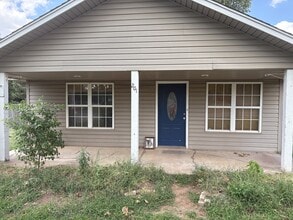 Building Photo - 201 N Locust Dr