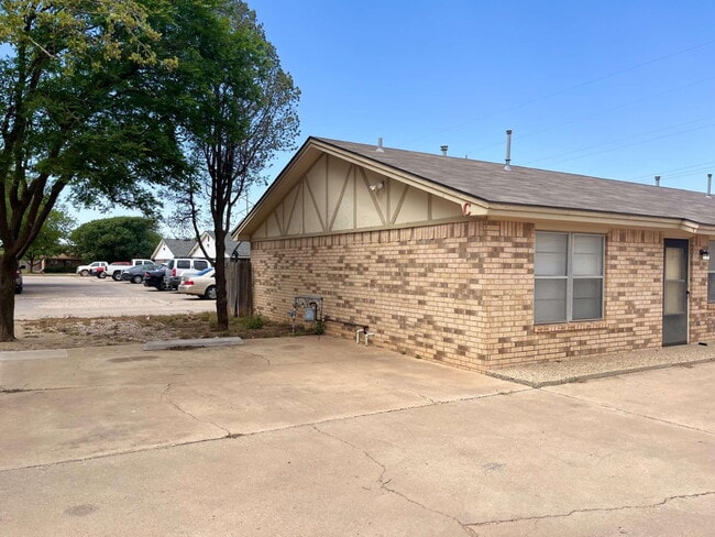 Building Photo - 2308 74th St