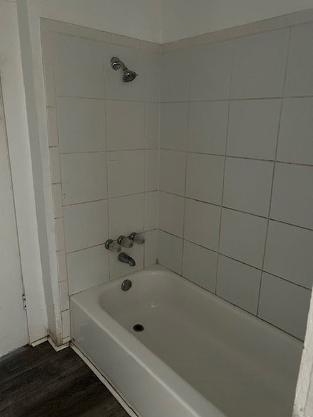 Foto del edificio - 341 12th St NE
