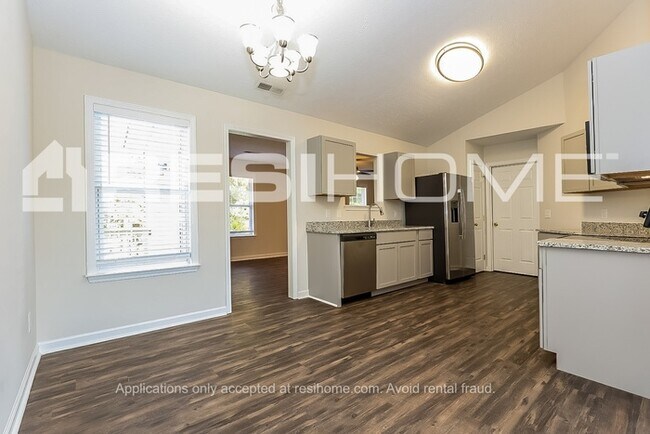 Building Photo - 632 Zellwood Dr