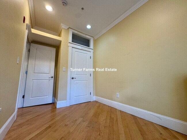 Foto del edificio - 156 Magazine St