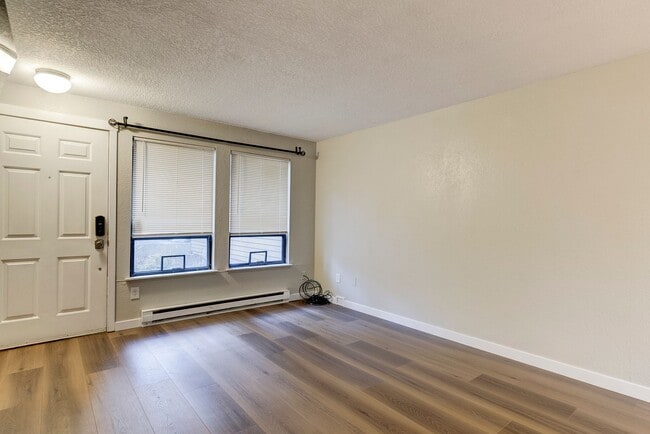 Building Photo - 2 Bedroom Ground Floor Condo
