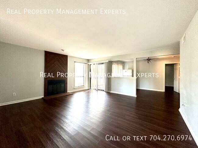 Foto del edificio - 5718 Dockside Dr