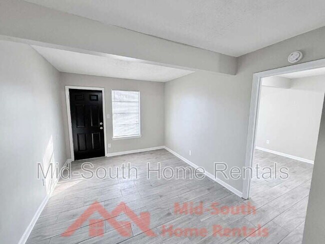 Building Photo - 139 N Claybrook St