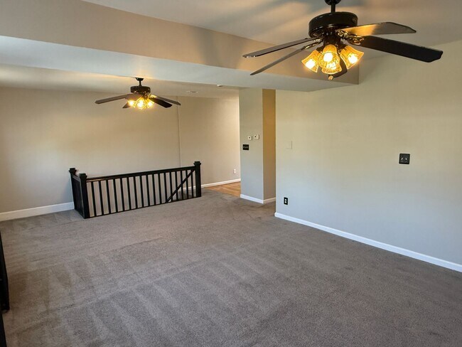 Foto del edificio - One Bedroom Second Floor Apartment- Dundalk, MD