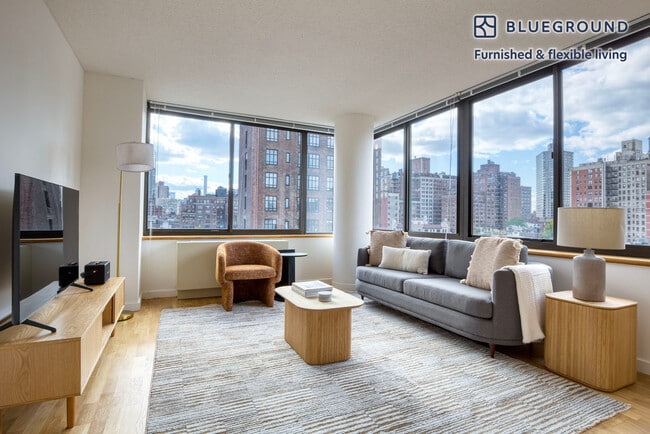 Building Photo - 175 E 96th St