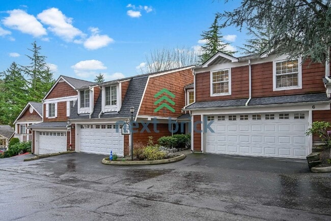 Spacious & Convenient Home in the Heart of Bellevue - Spacious & Convenient Home in the Heart of Bellevue