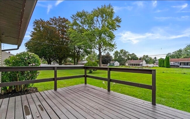 Generous Yard - 3818 Oakleigh Dr