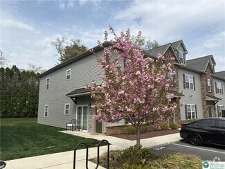 Building Photo - 2321 Linford St