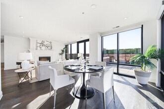 Interior Photo - Hubbard Park Place