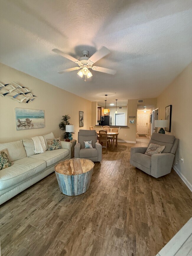 Wood look tile, clean and comfortable - 468 Bouchelle Dr