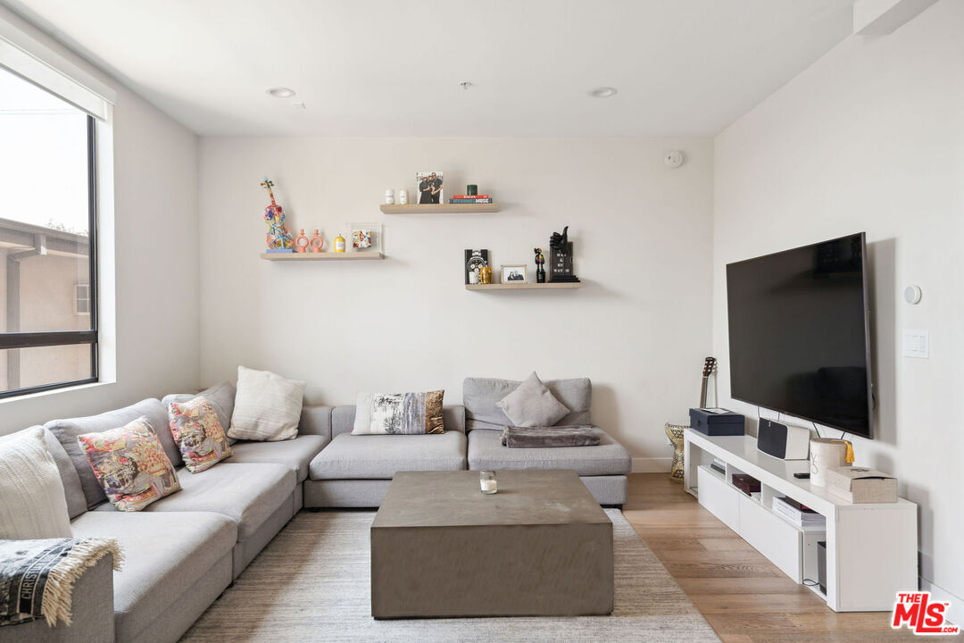 Foto principal - 1238 S Holt Ave