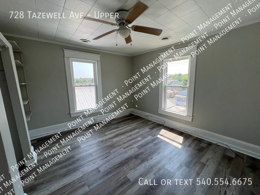 Primary Photo - Top Floor Apartment, Newly Renovated 2 Bed...