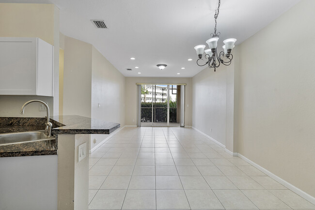 Building Photo - 85 Gulfstream Rd