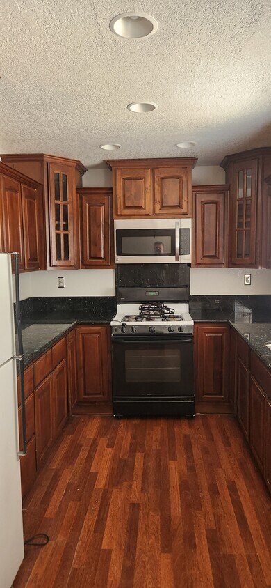 Foto principal - 157 E Hamilton Ave