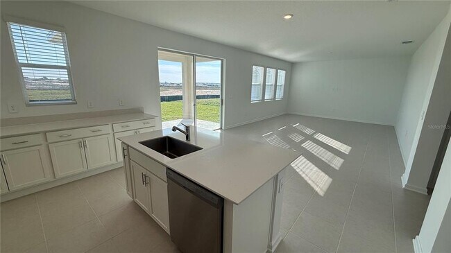 Foto del edificio - 5620 Lemon Grass St