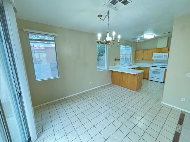Foto del edificio - Gorgeous 3Bed/3Bath Home in the Gated Gree...