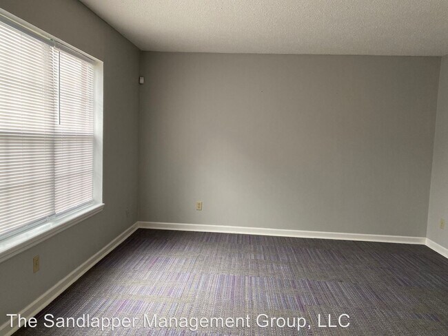 Building Photo - 3 br, 1.5 bath House - 6895 Shahid Row