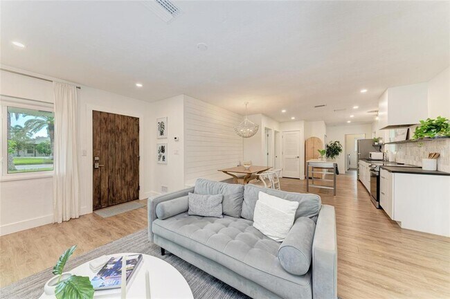 Building Photo - 302 San Marco Dr