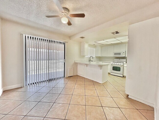 Foto del edificio - Updated 4-Bedroom, 2-Bath Home for Rent in...