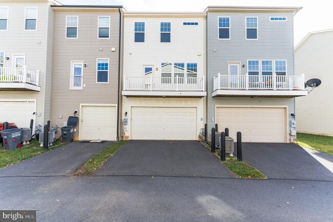 Building Photo - 25621 Pleasant Valley Rd