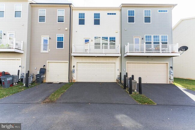 Foto del edificio - 25621 Pleasant Valley Rd