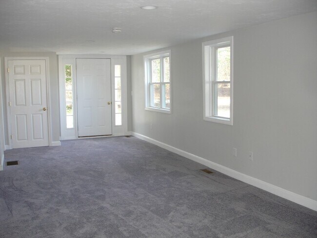 Building Photo - 70 Beaver Brook Rd