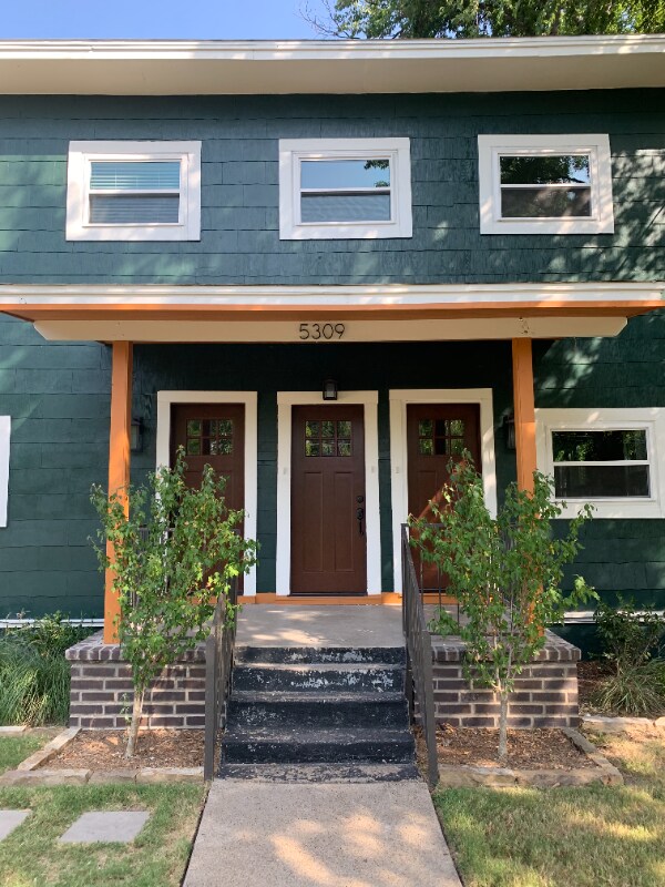 Primary Photo - 5309 Eastside Ave