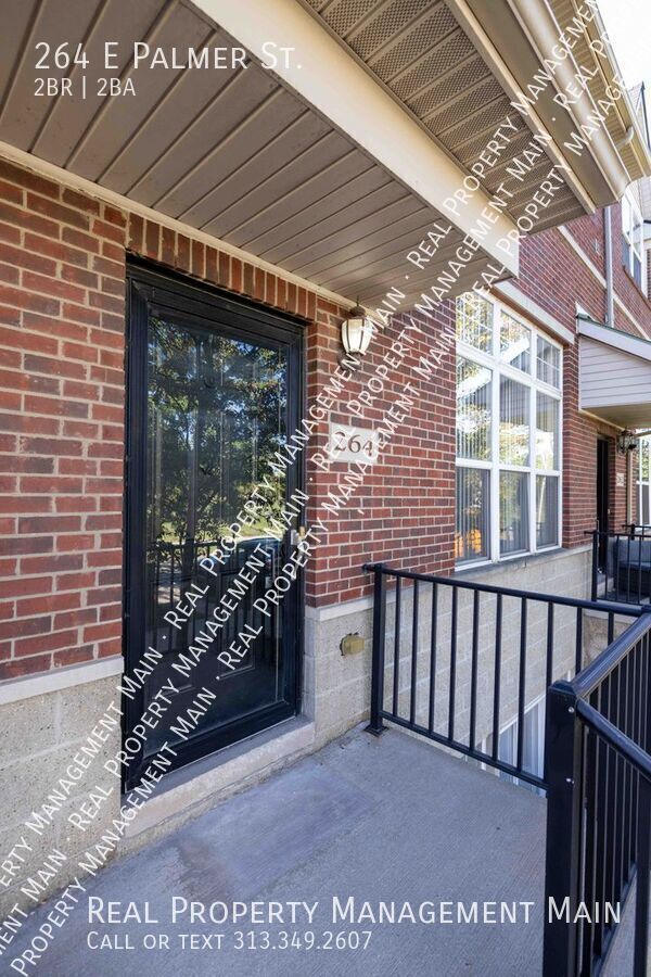 Building Photo - 264 E Palmer St
