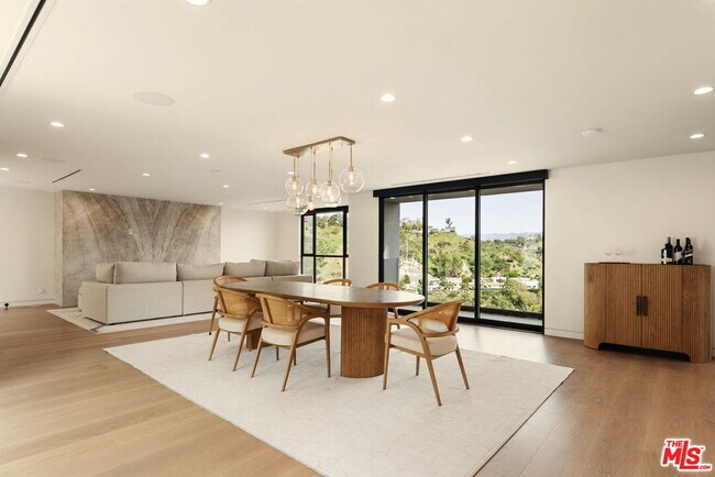 Foto del edificio - 2422 Apollo Dr