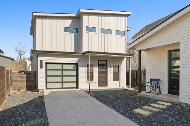 Foto del edificio - 2916 E 13th St