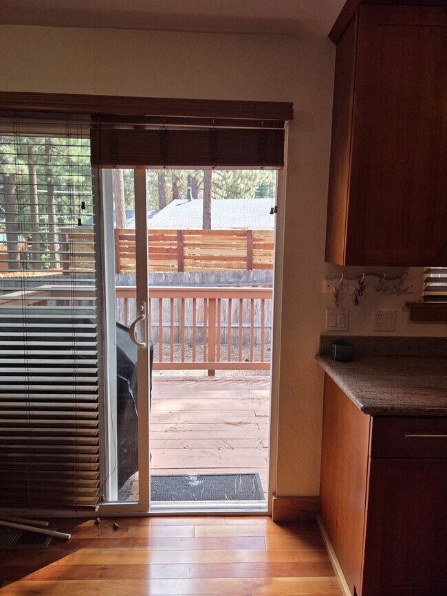 Building Photo - Two bedroom furnished home in a quiet area