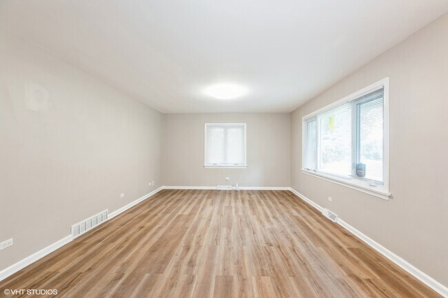 Foto del edificio - 18379 Glen Oak Ave