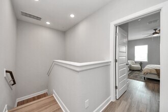 Building Photo - 5300 Berkeley Knl Cir