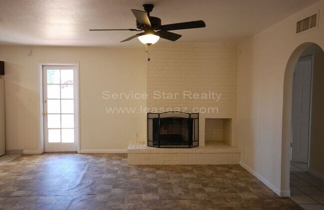 Building Photo - 3812 W Loma Ln