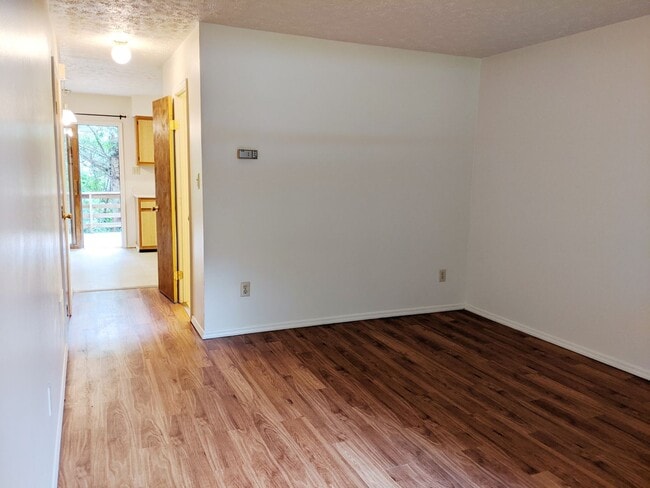 Building Photo - WESTPLEX - AVAILABLE AUGUST