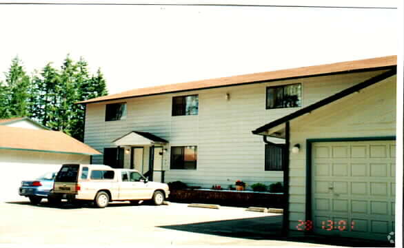 Building Photo - 12312-12318 121st Ct E