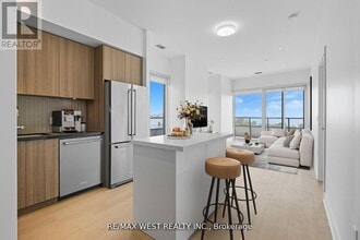 Building Photo - 20 Shore Breeze Dr Building Photo - 20 Shore Breeze Dr