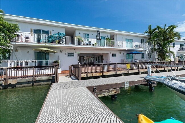 Foto del edificio - 7950 Tatum Waterway Dr