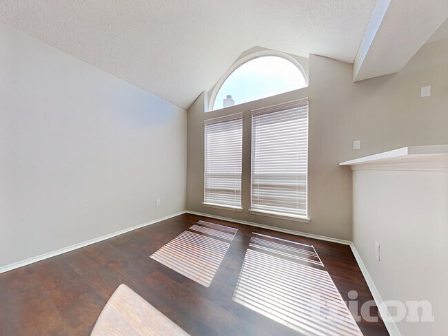 Foto del edificio - 1625 Meadow Lark Ln