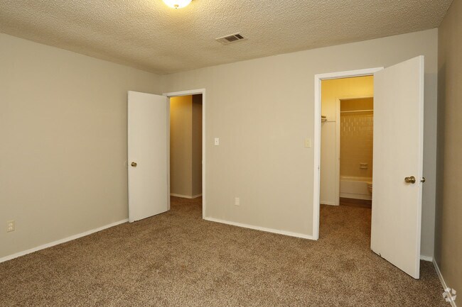 2BR,1BA - Pineywood Apartments