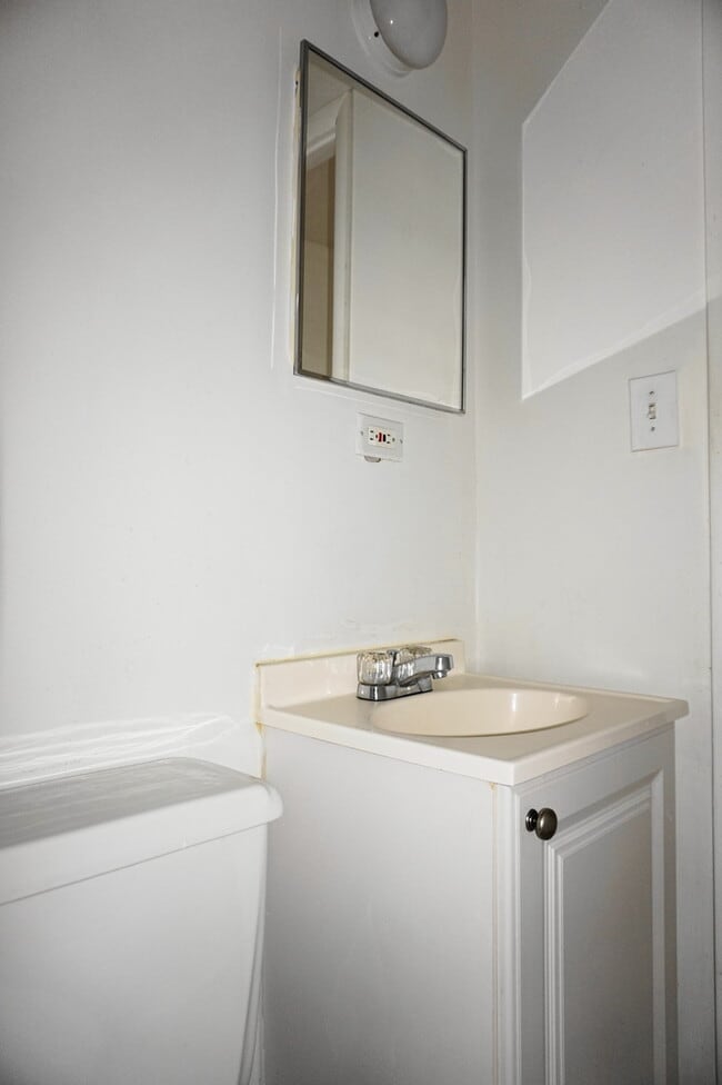 Foto del edificio - 2 Bedroom Townhome in Hampden with Den - Close to The Avenue!