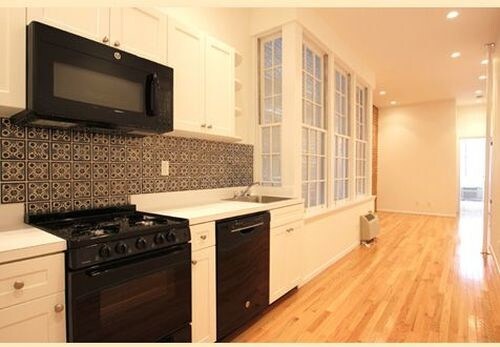 Foto del edificio - 308 E 82nd St