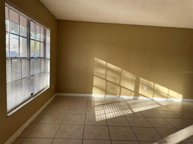 Foto del edificio - 21038 Voyager Blvd