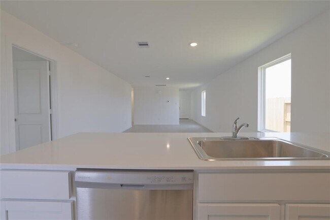 Building Photo - 111 Cedar Elm Ct