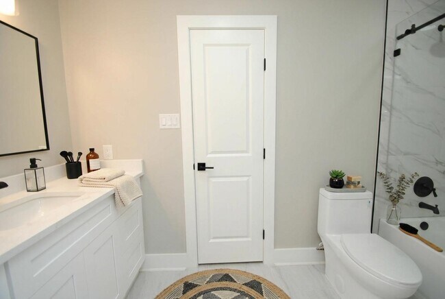 Foto del edificio - 3322 Robinson Rd