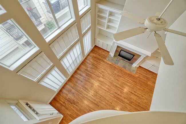 Foto del edificio - 906 Fowler St