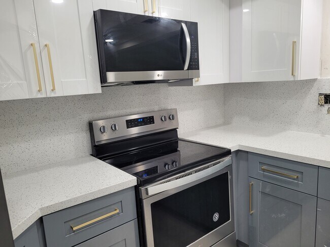 Foto del edificio - 9429 Fontainebleau Blvd
