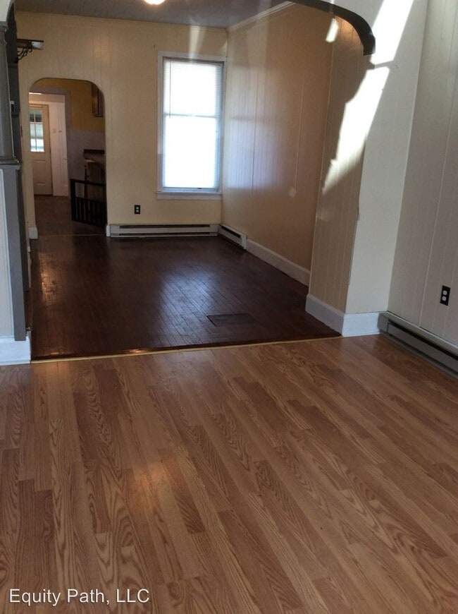 Building Photo - 2 br, 1 bath House - 941 W. Pine Street