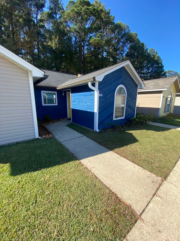 Primary Photo - 110 Willow Branch Dr
